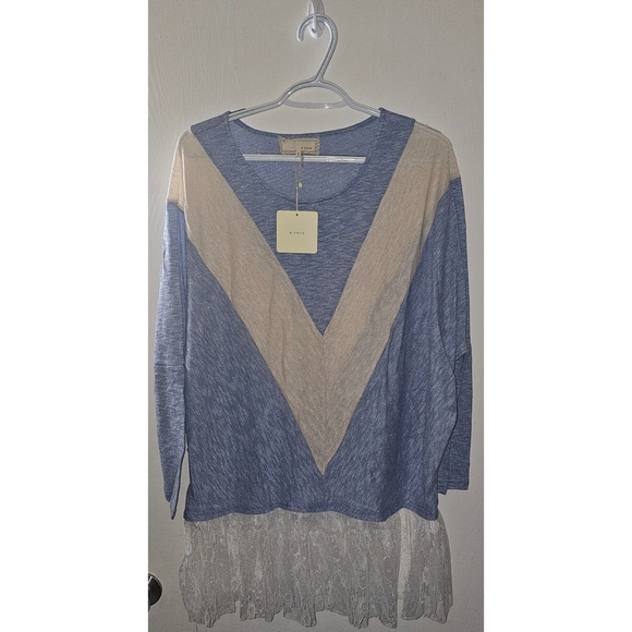 A'reve Womens Chevron V Long Sleeve T Shirt With Ruffle Lace Hem - Picture 2 of 3